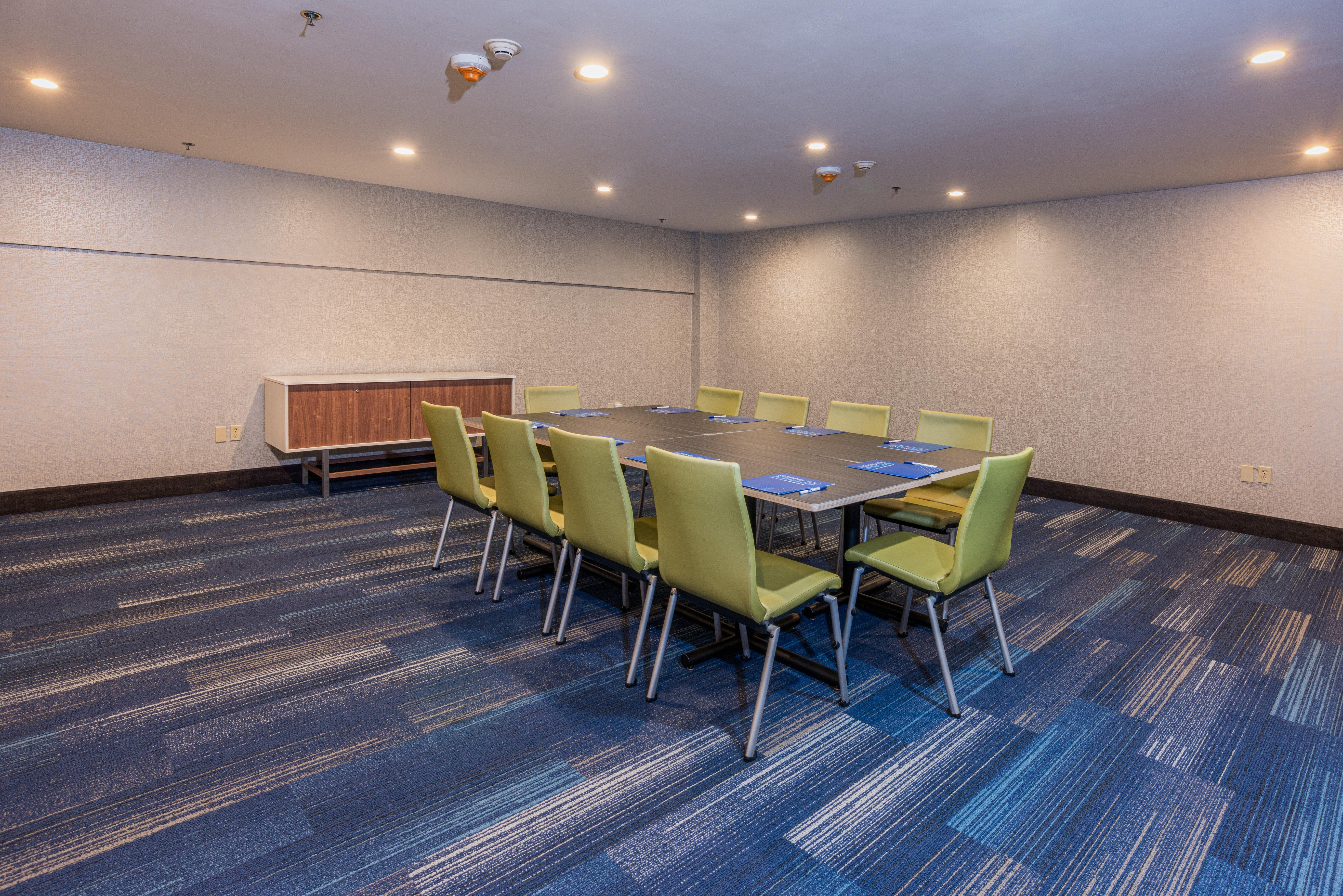 Holiday Inn Express Hotel & Suites Swansea By Ihg Экстерьер фото