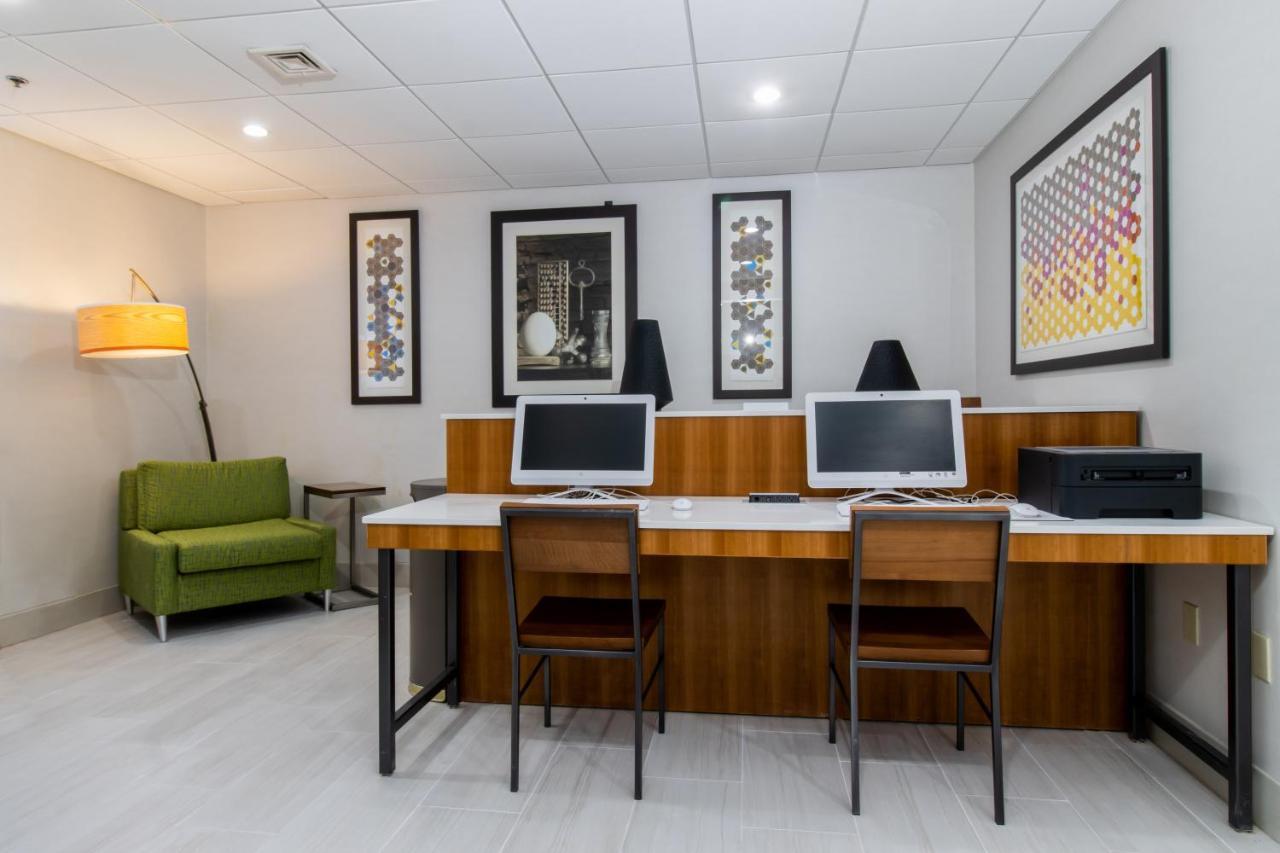 Holiday Inn Express Hotel & Suites Swansea By Ihg Экстерьер фото