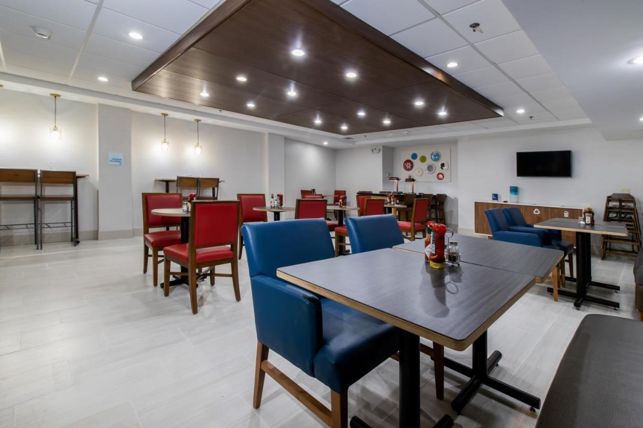 Holiday Inn Express Hotel & Suites Swansea By Ihg Экстерьер фото