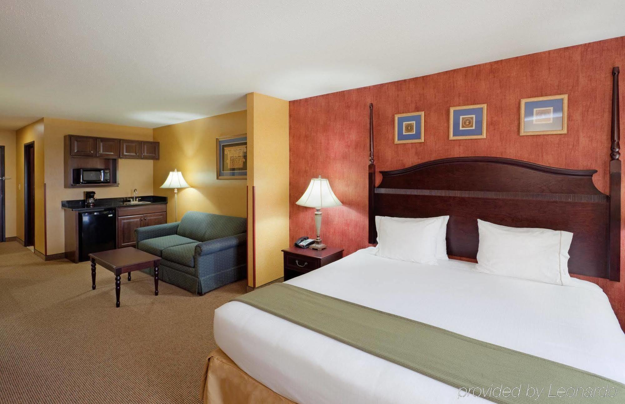 Holiday Inn Express Hotel & Suites Swansea By Ihg Номер фото