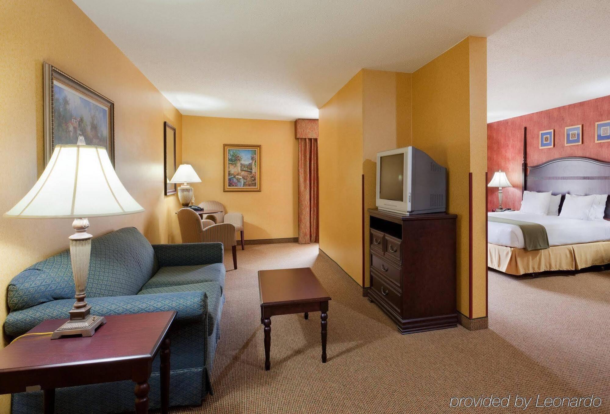 Holiday Inn Express Hotel & Suites Swansea By Ihg Экстерьер фото